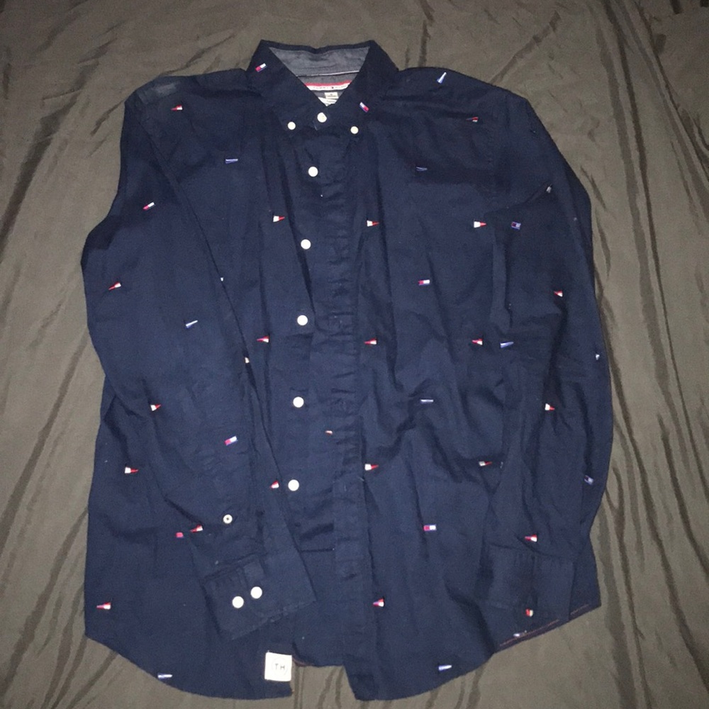 TOMMY HILFIGER ALL-OVER FLAGS BUTTON DOWN SHIRT